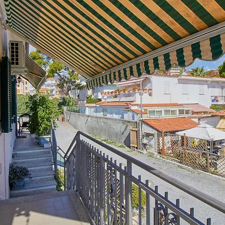 Via Mercede 34 02 Primo Piano Apartment